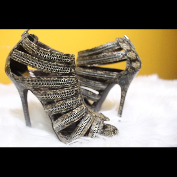 Snakeprint Zipper shoe - Picture 3 of 3